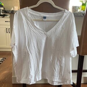 Old Navy Women's White V-Neck Short Sleeve Tee
